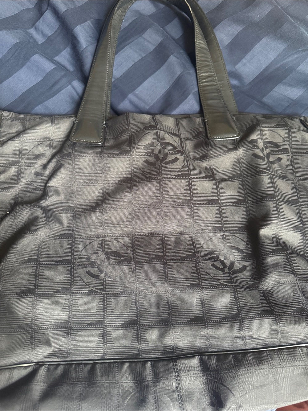 CHANEL Black Women's Tote Bag - Structured Everyday Carry